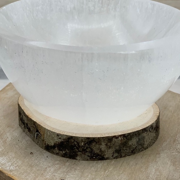 Natural Tree Wood Slice for Decorating or Crafting - Picture 8 of 8